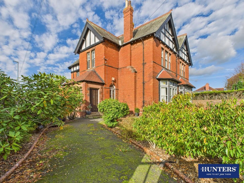 Property photo 1 of 34 Frontage