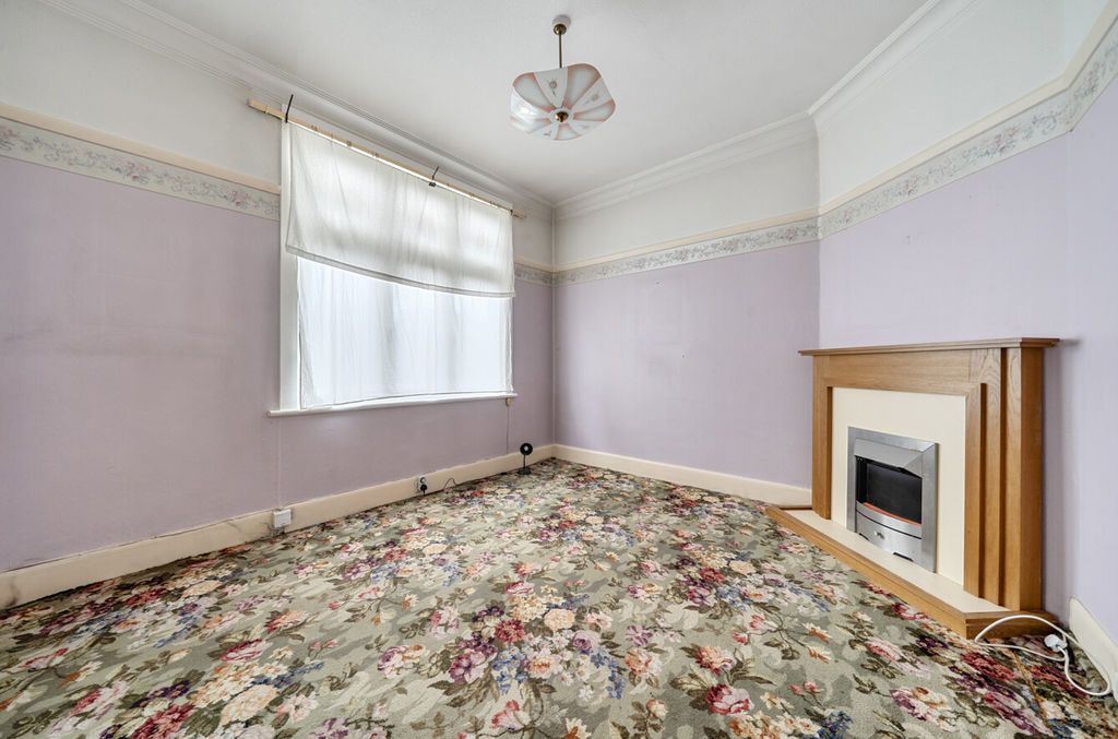 Property photo 3 of 19 Dining Room