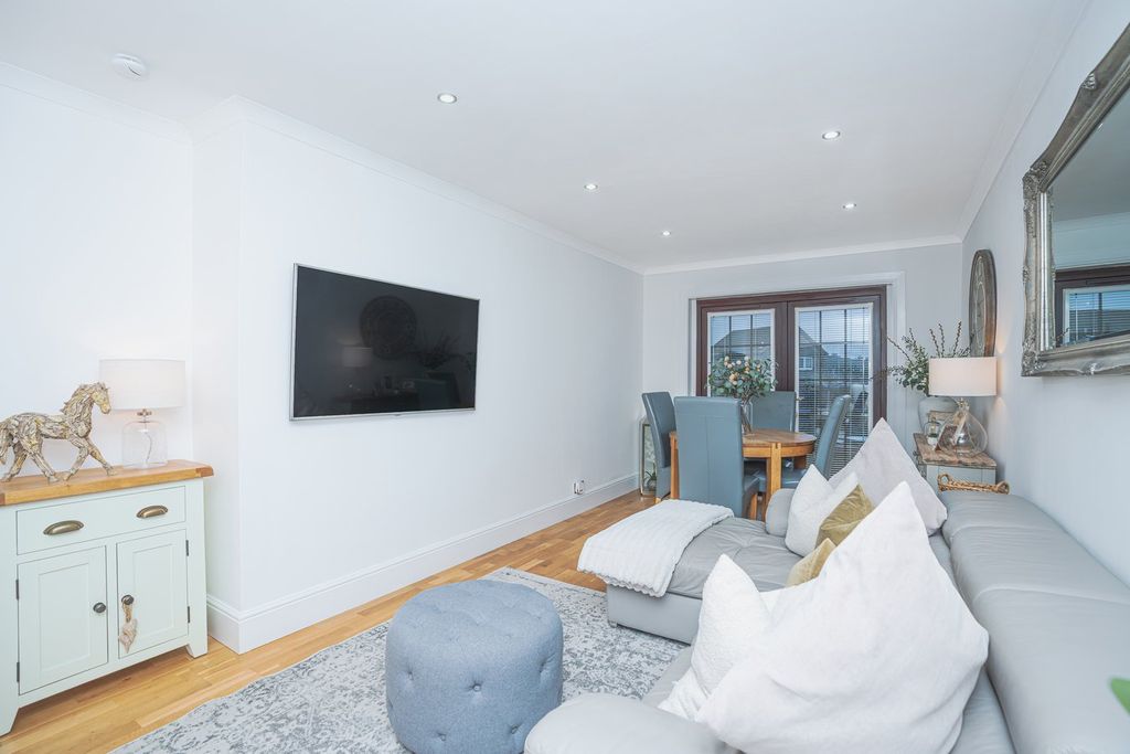 Property photo 3 of 30