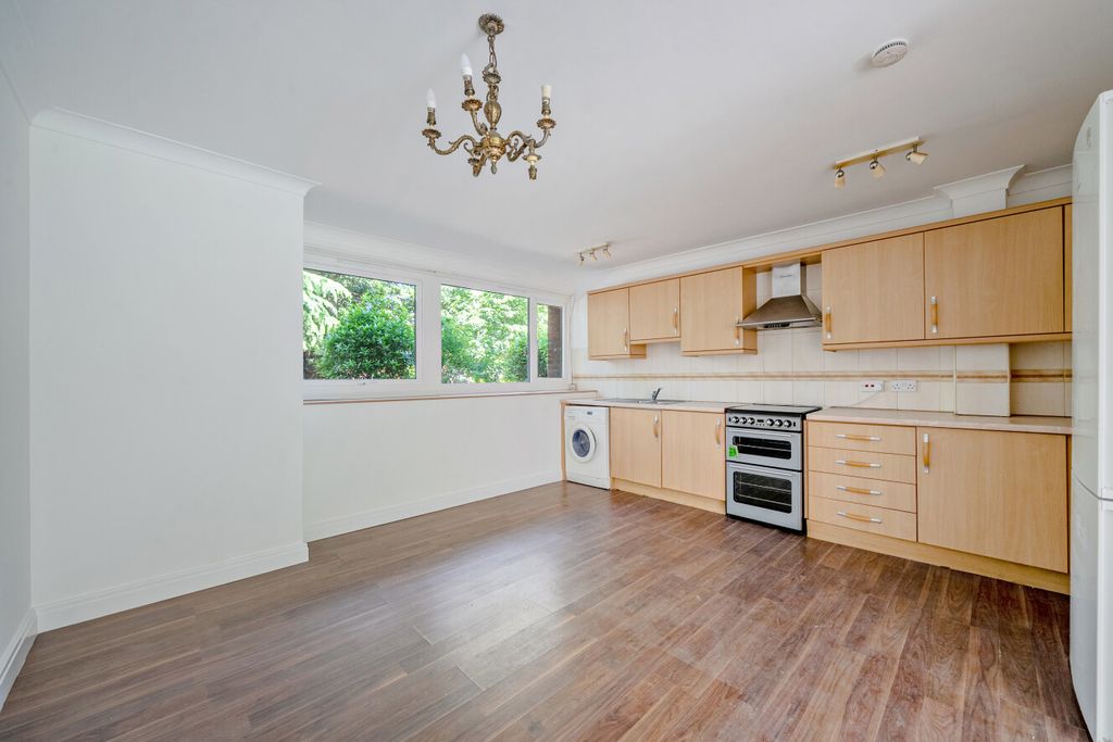 Property photo 3 of 18 1480213-17-6A3138...
