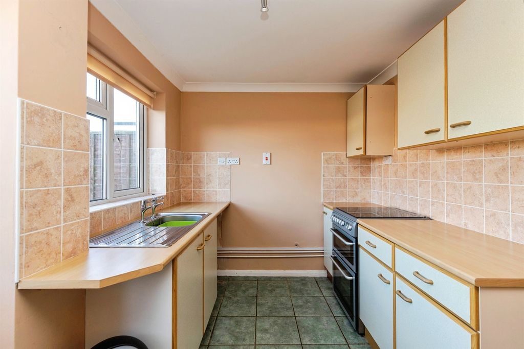 Property photo 3 of 15