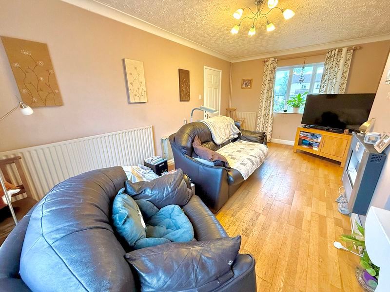 Property photo 3 of 15 Lounge