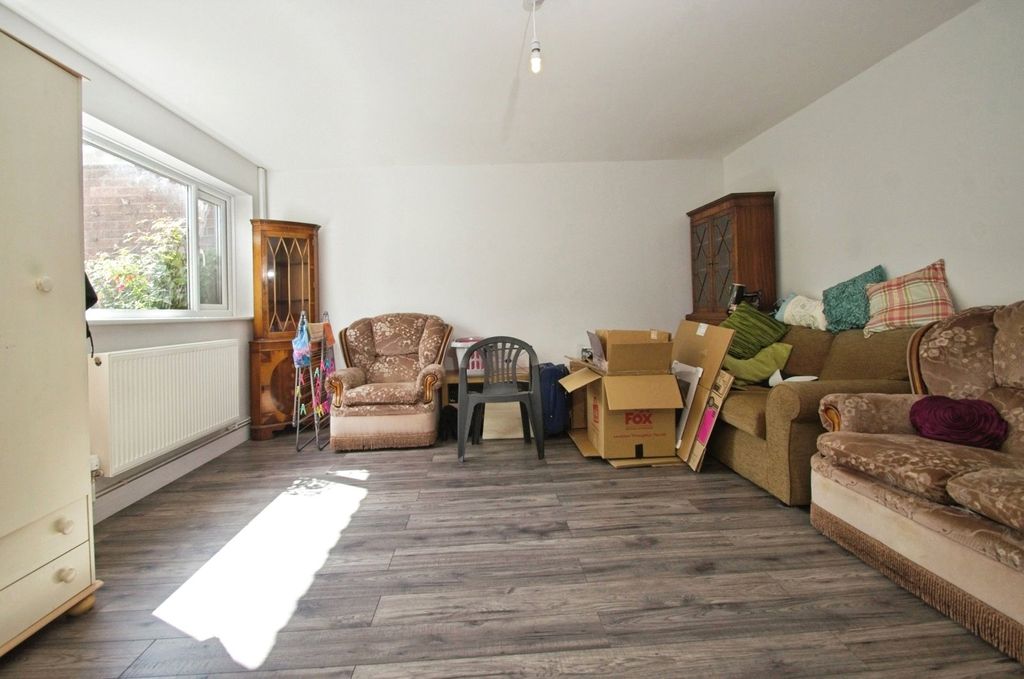 Property photo 2 of 11 Picture No. 02