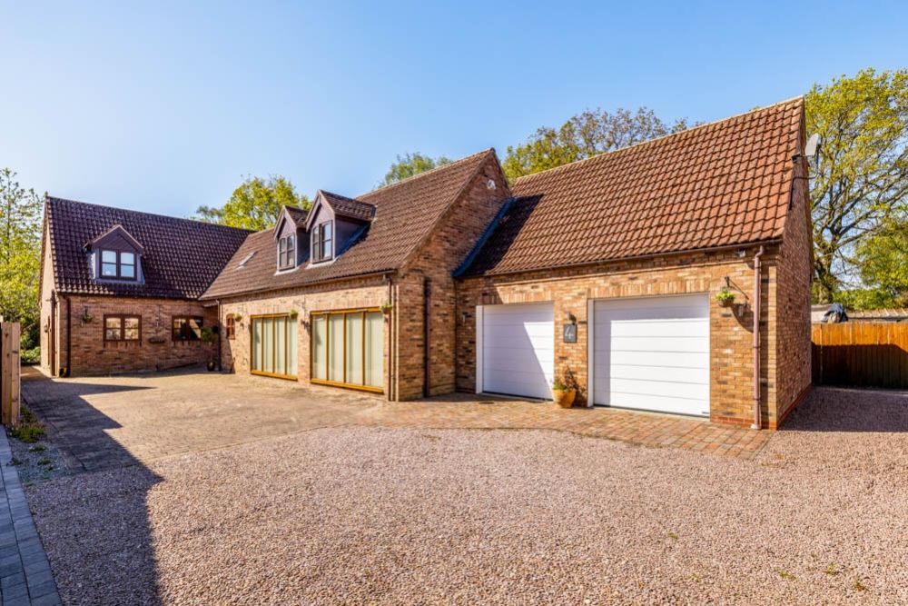 Property photo 1 of 38 4 Blackthorn Court (Lincoln)-7