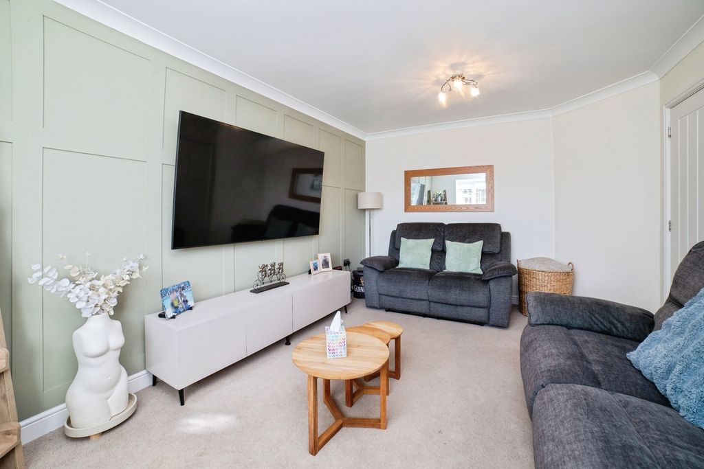 Property photo 3 of 19 Pbox-Img.Jpg