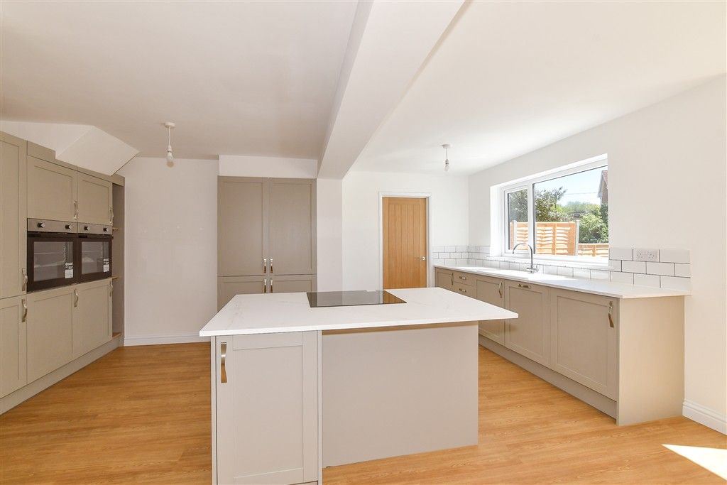 Property photo 2 of 16 Kitchen