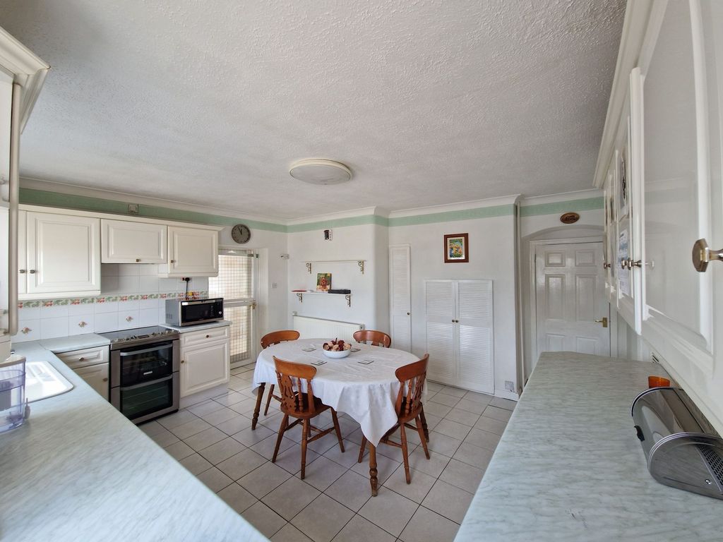 Property photo 2 of 25
