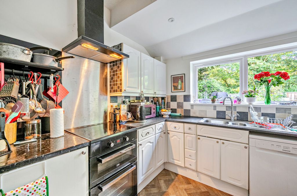 Property photo 2 of 20 1476961-13-6A2c3F...