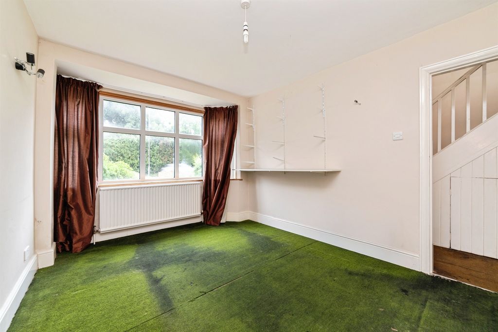 Property photo 2 of 17