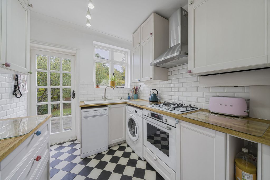 Property photo 3 of 22