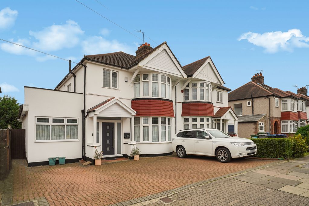 Property photo 1 of 16 Photo 3