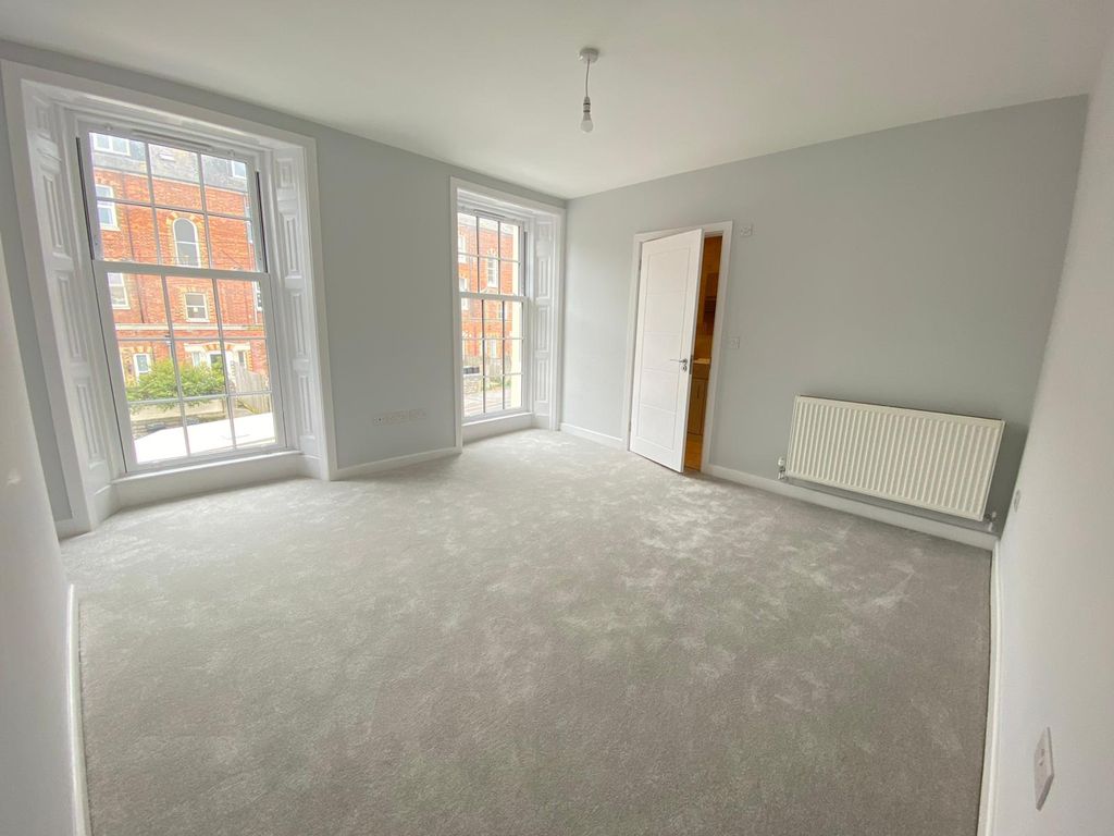Property photo 3 of 11 Image