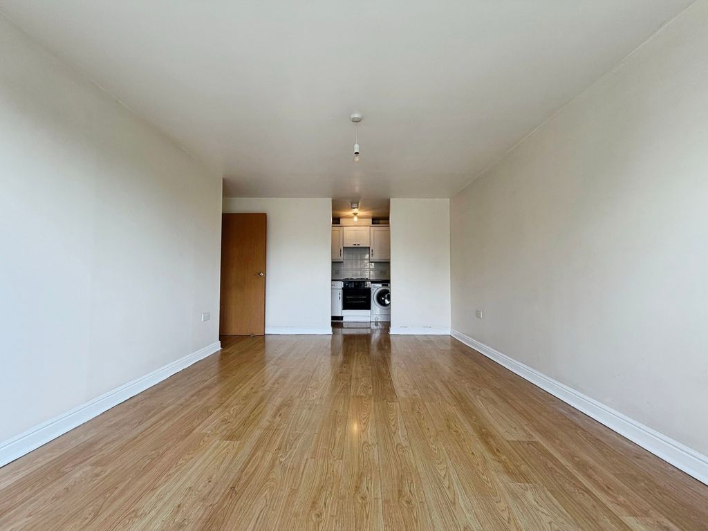 Property photo 3 of 9 Pbox-Img.Jpg
