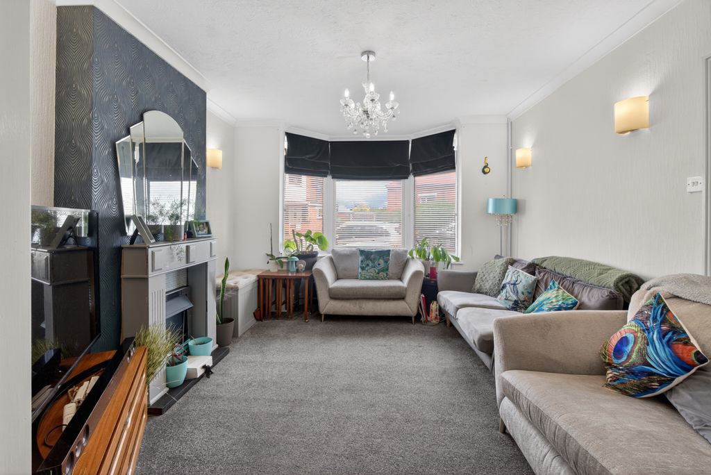 Property photo 2 of 18 A6703035