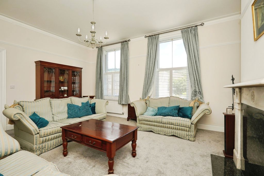 Property photo 3 of 16 Pbox-Img.Jpg