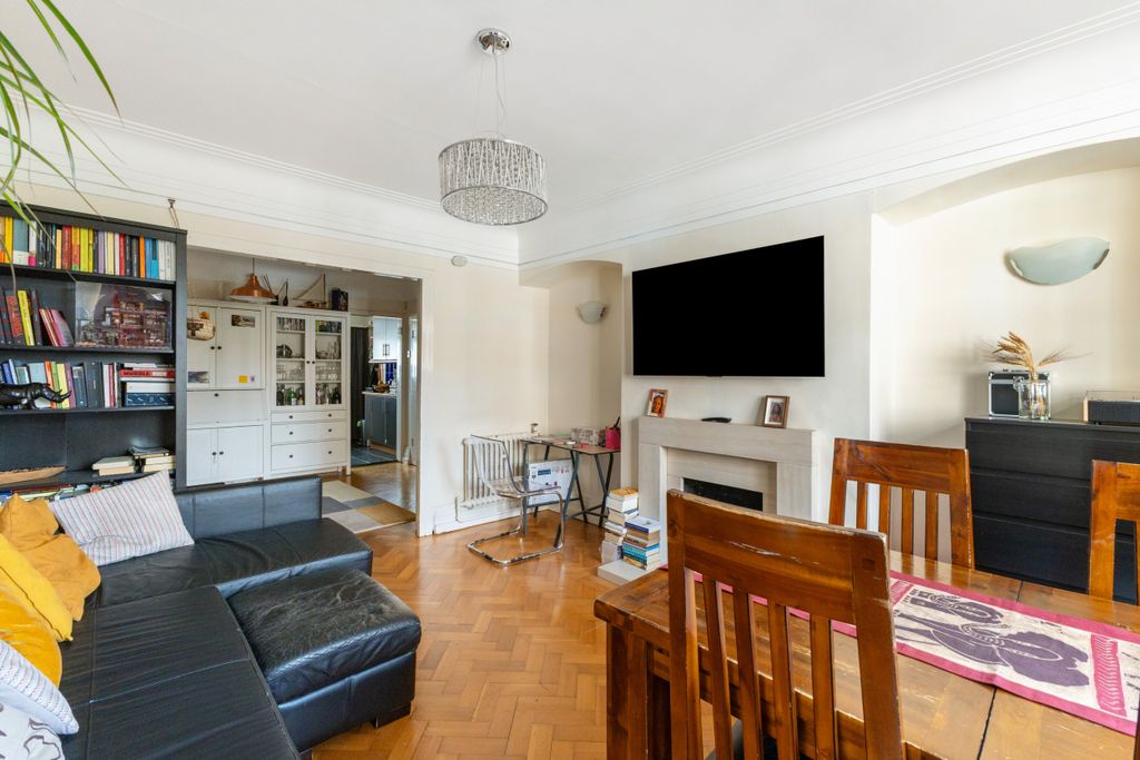 Property photo 3 of 16