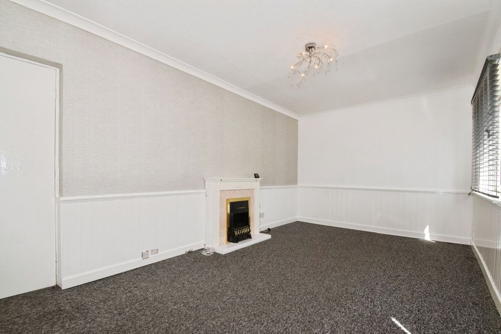 Property photo 3 of 17 Photo