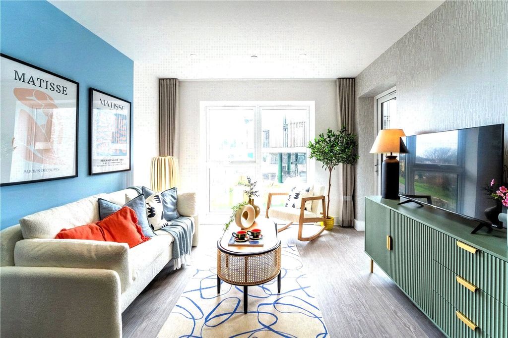2 bed flat for saleSandy Road, Erith DA8 photo 5