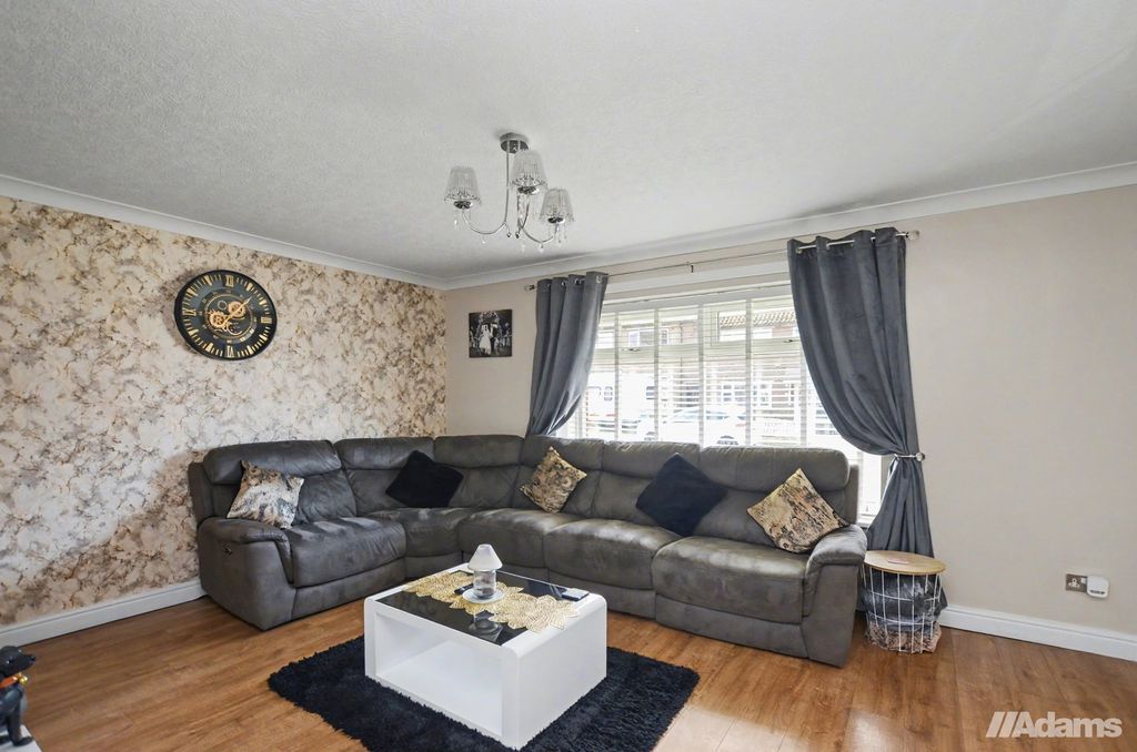 Property photo 3 of 20