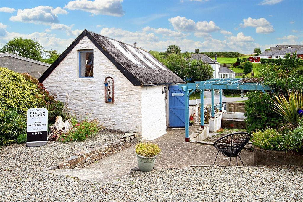 Property photo 2 of 58 Studio