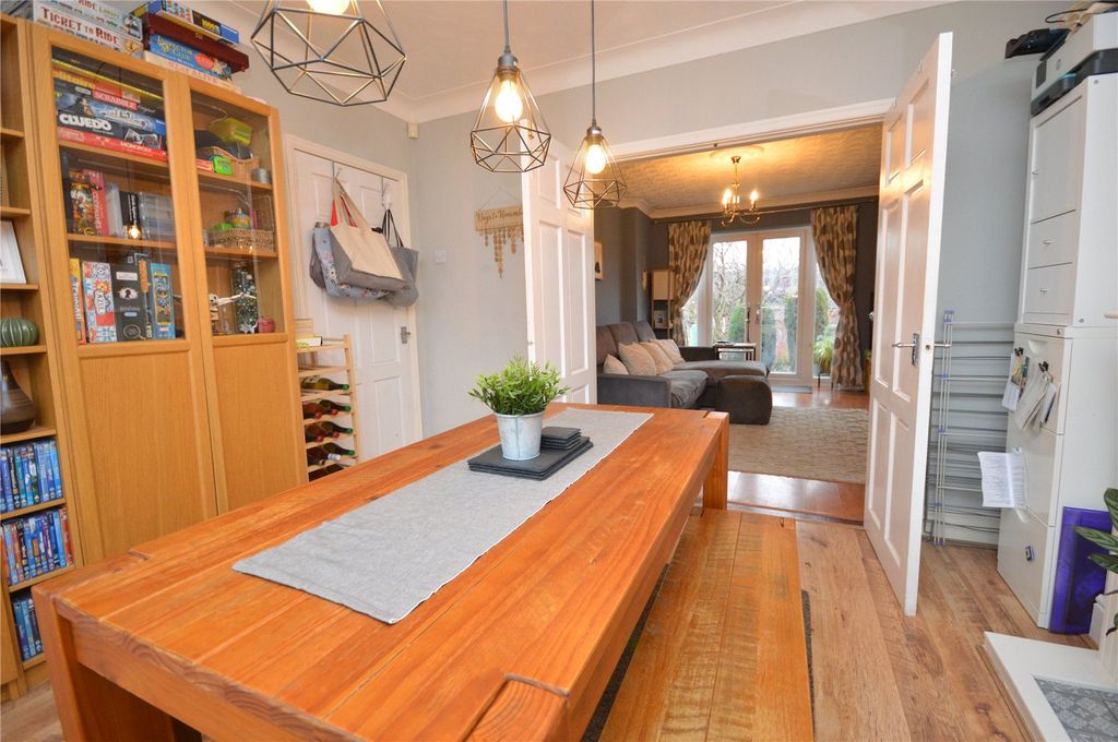 Property photo 3 of 15 Picture 3