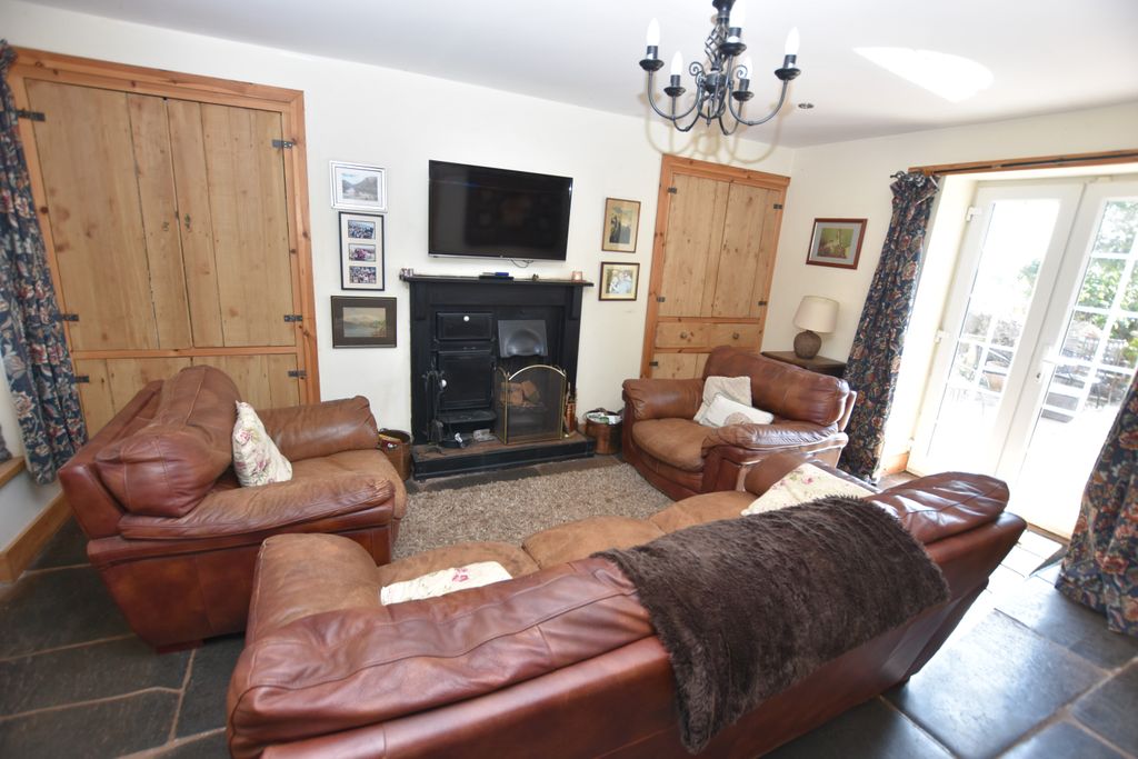 Property photo 3 of 38