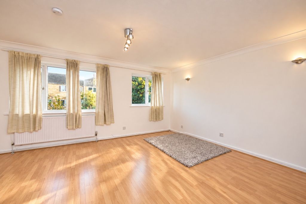 Property photo 2 of 11 2758871
