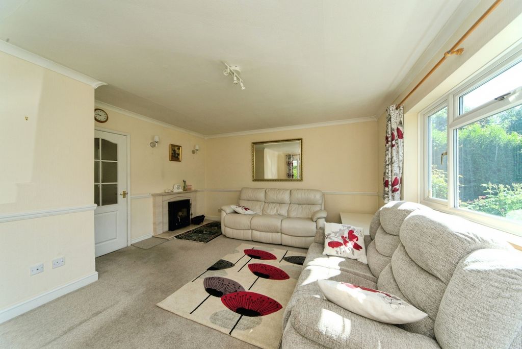 Property photo 3 of 17 Photo