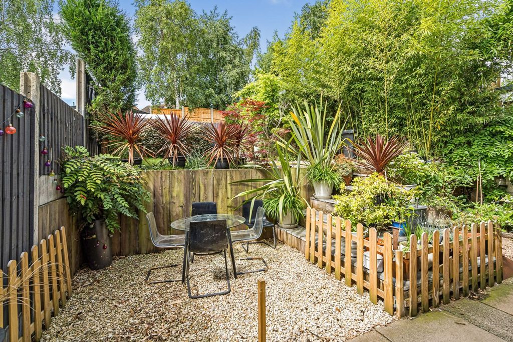 Property photo 3 of 15 Garden
