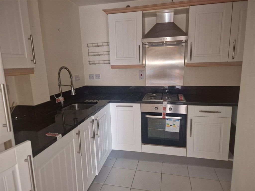 Property photo 1 of 8 Kitchen
