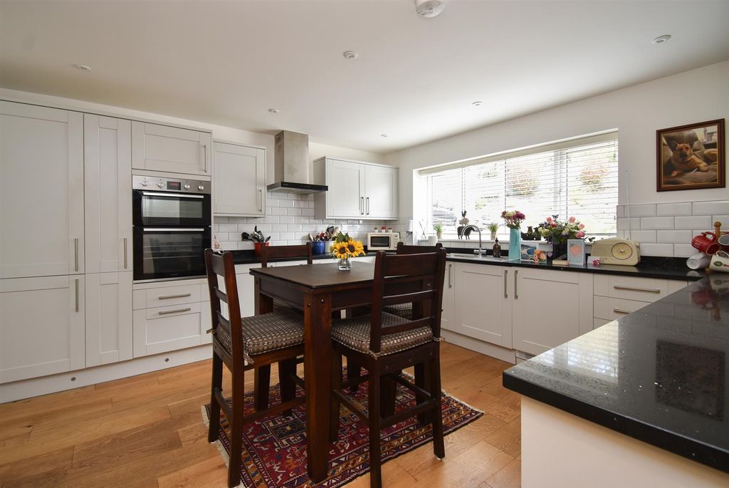 Property photo 2 of 30 Kitchen