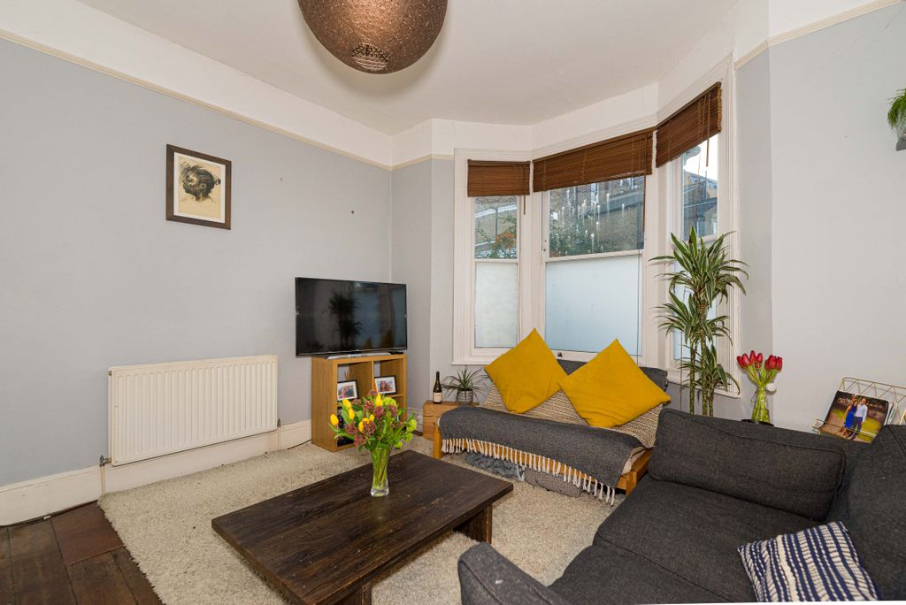 Property photo 2 of 30