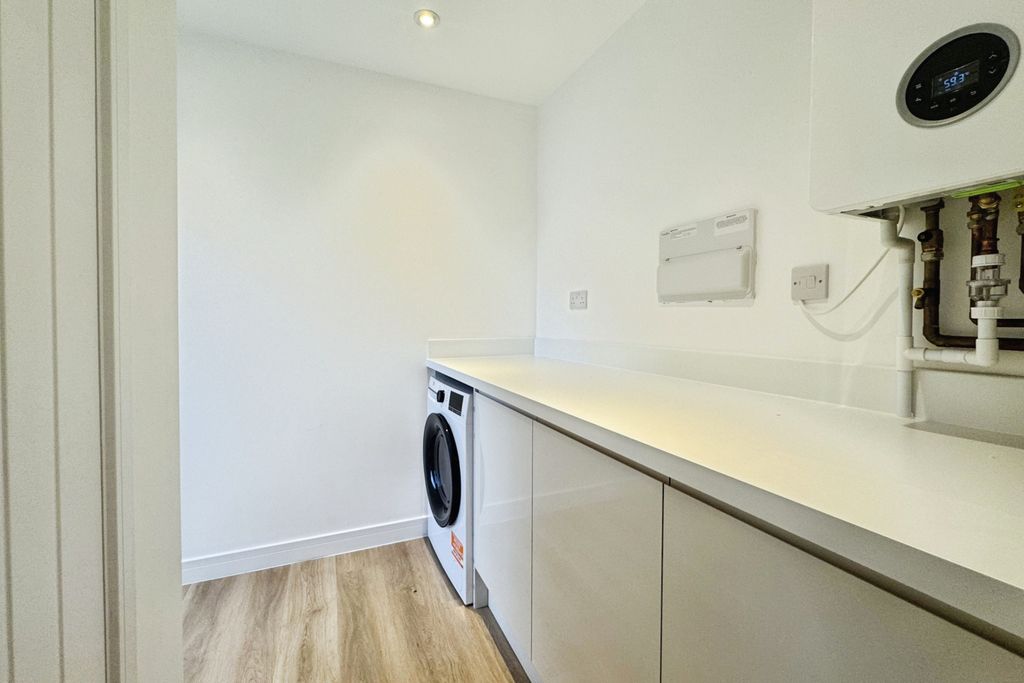 Property photo 3 of 12 Utility Room