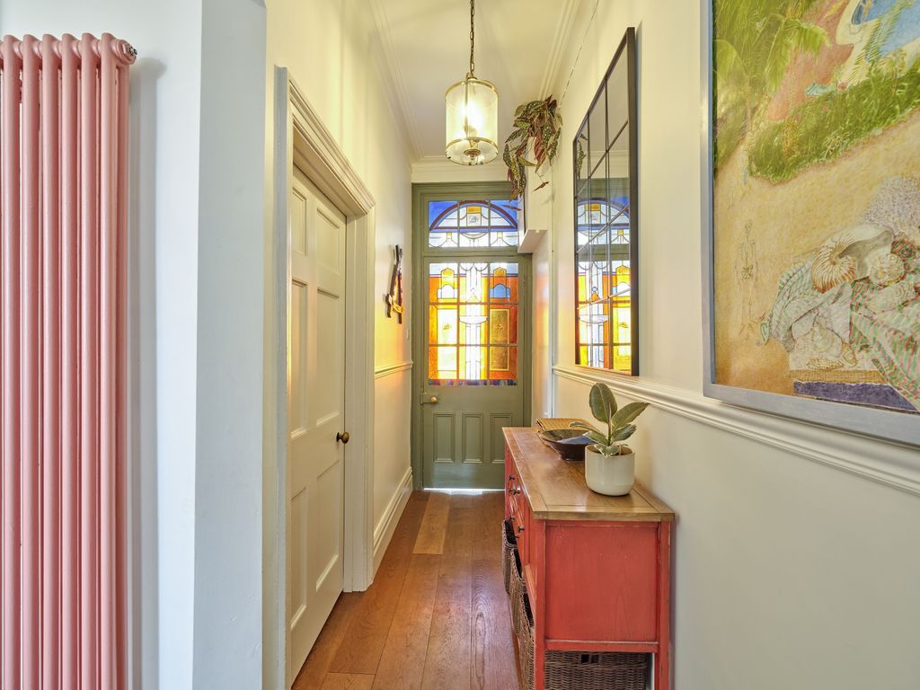 Property photo 3 of 20 Hall