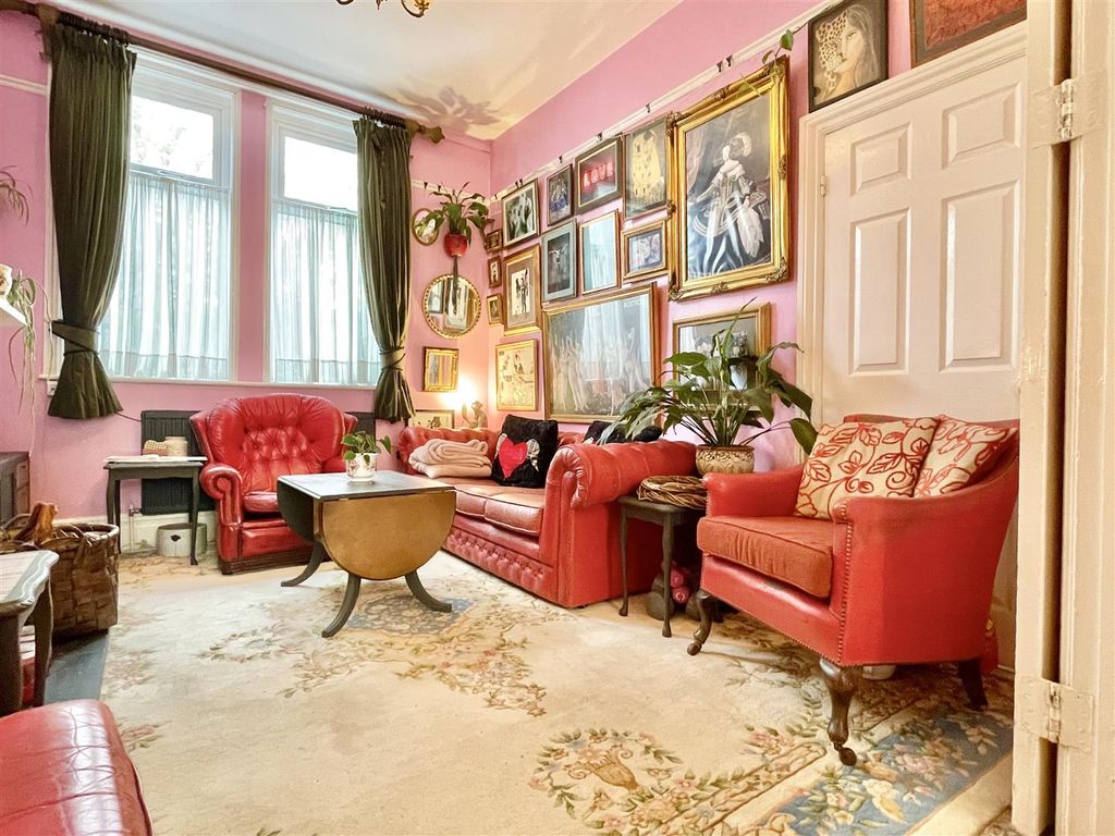 Property photo 3 of 28 Living Room