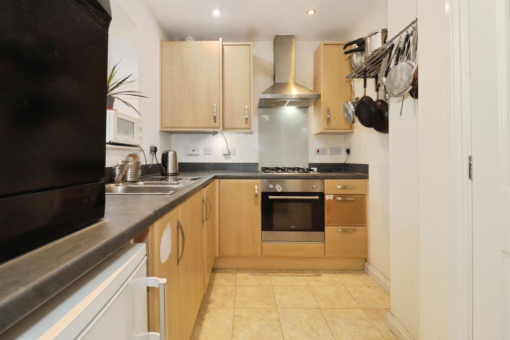 Property photo 3 of 20