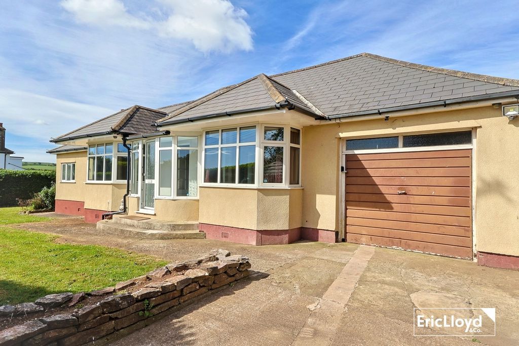 Property photo 1 of 15 Photo 16
