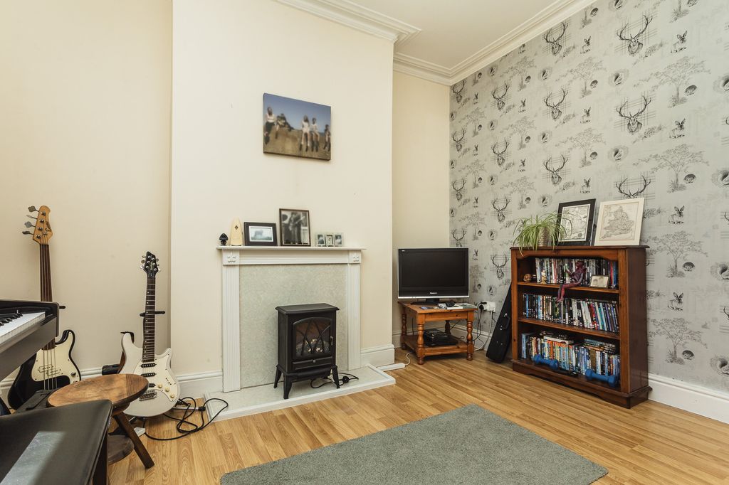 Property photo 3 of 18