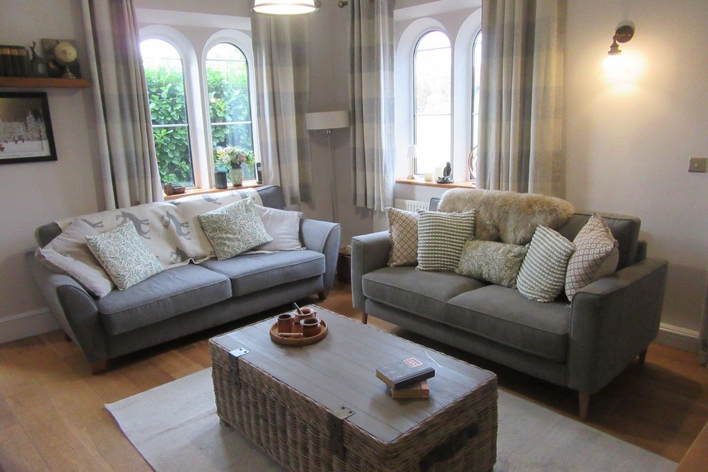 Property photo 3 of 31