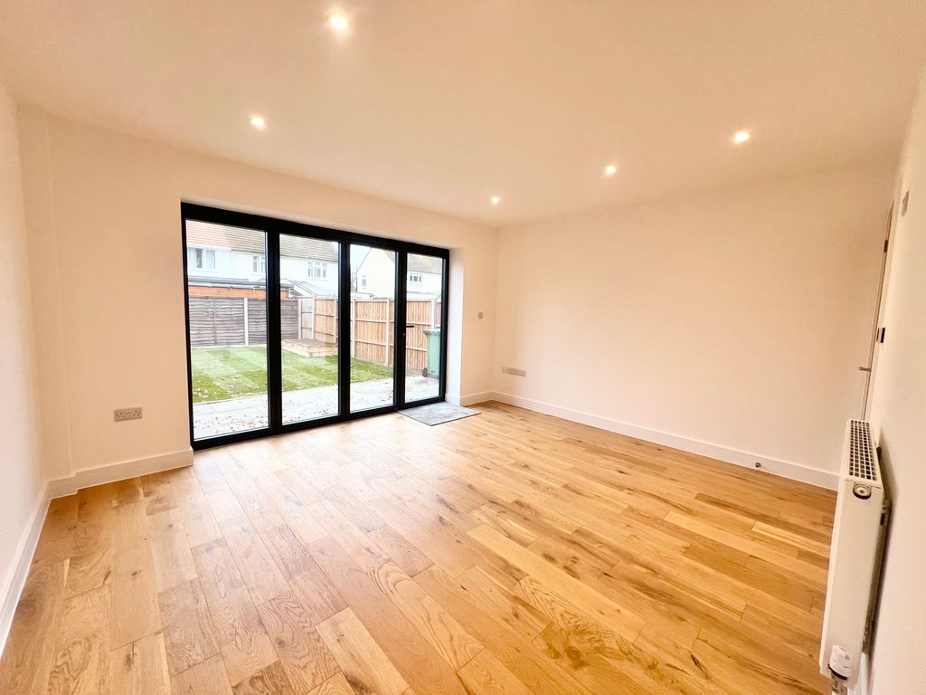 Property photo 3 of 7 Img_2930