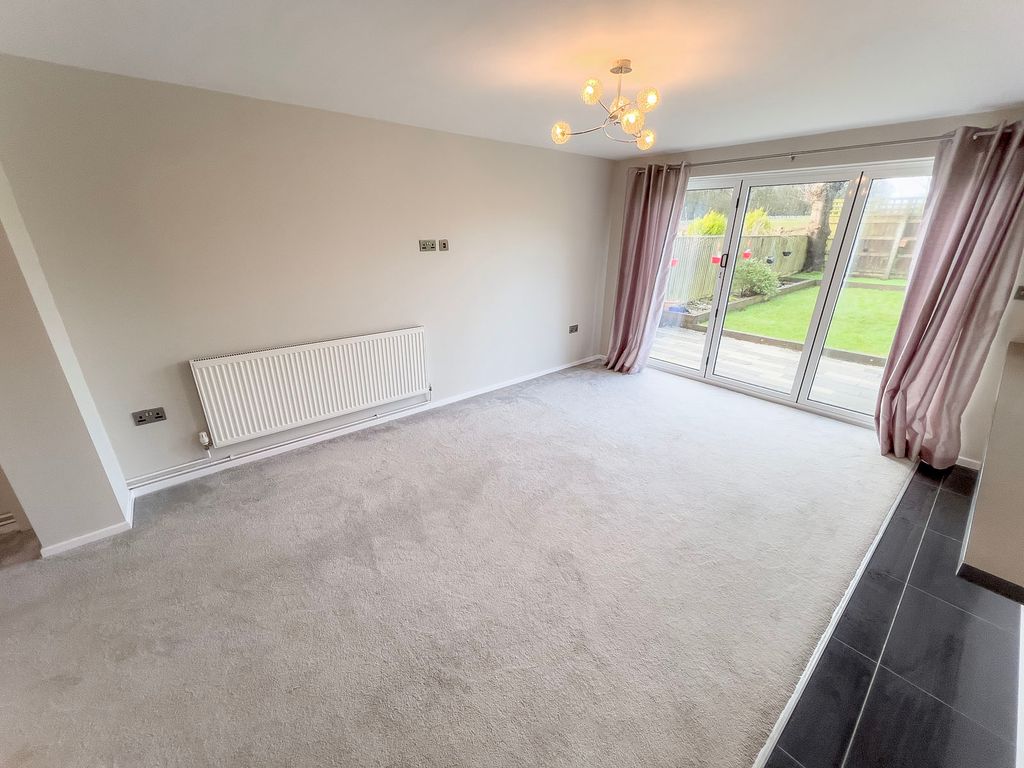 Property photo 3 of 20 Reception 2