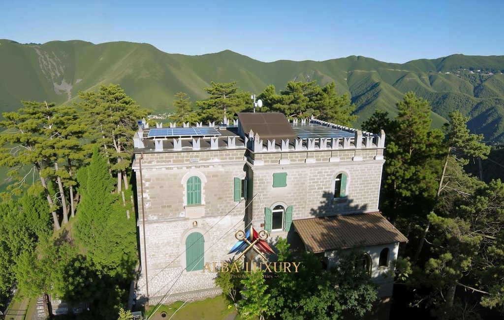 Property photo 2 of 12