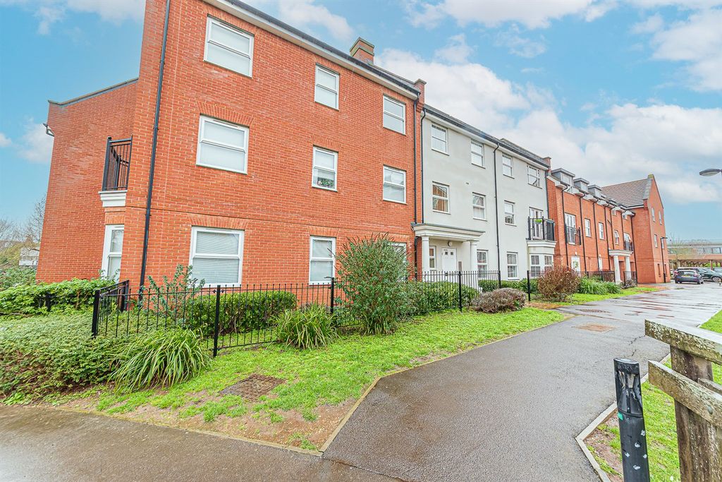 Property photo 1 of 13 (Main)