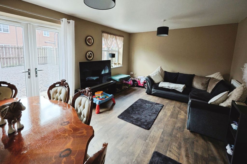 Property photo 3 of 12 Pbox-Img.Jpg