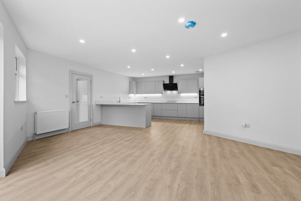 Property photo 3 of 30