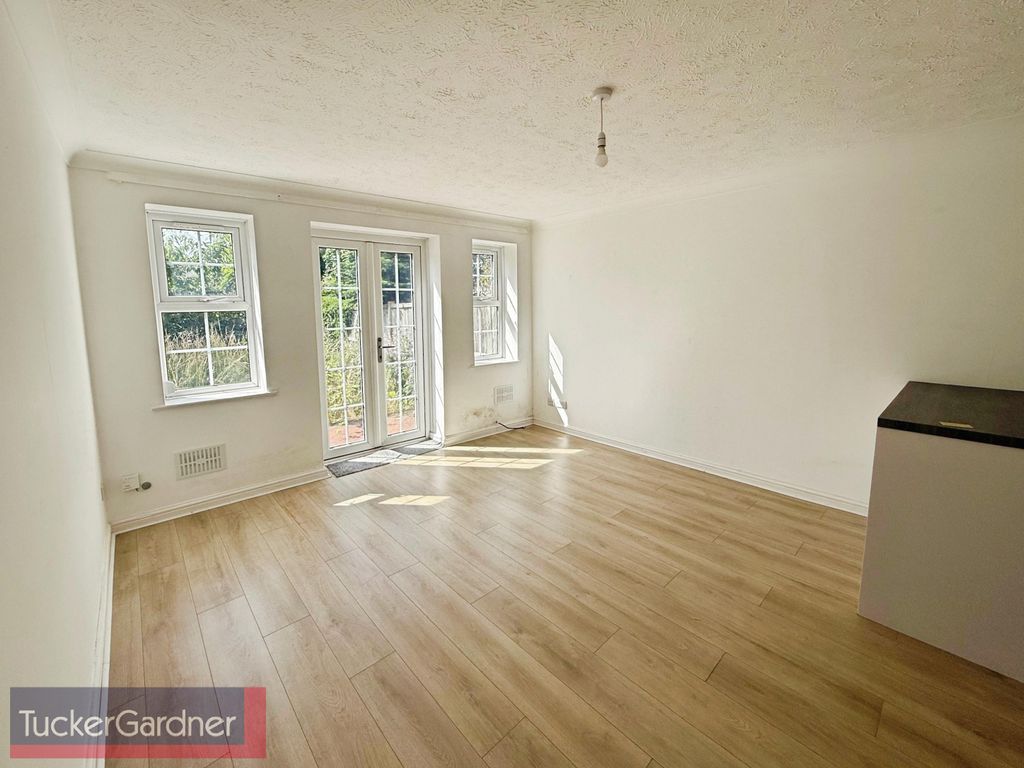 Property photo 3 of 3