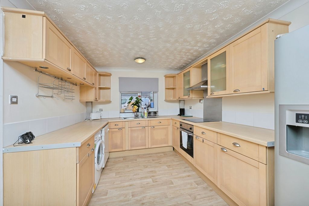Property photo 3 of 16 Pbox-Img.Jpg
