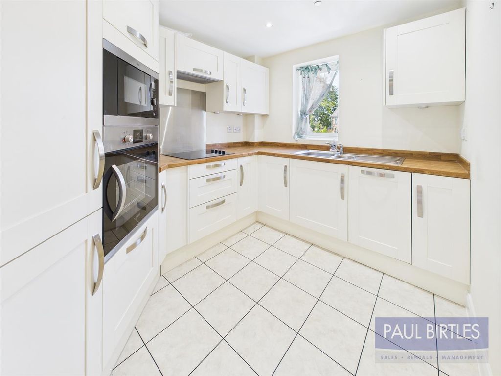 Property photo 3 of 13 Cam01301G0-Pr0668-Still001.Jpg