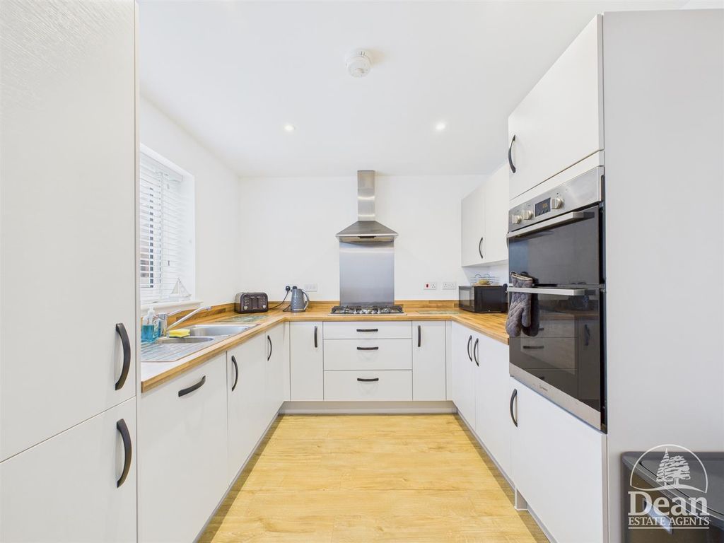 Property photo 2 of 23