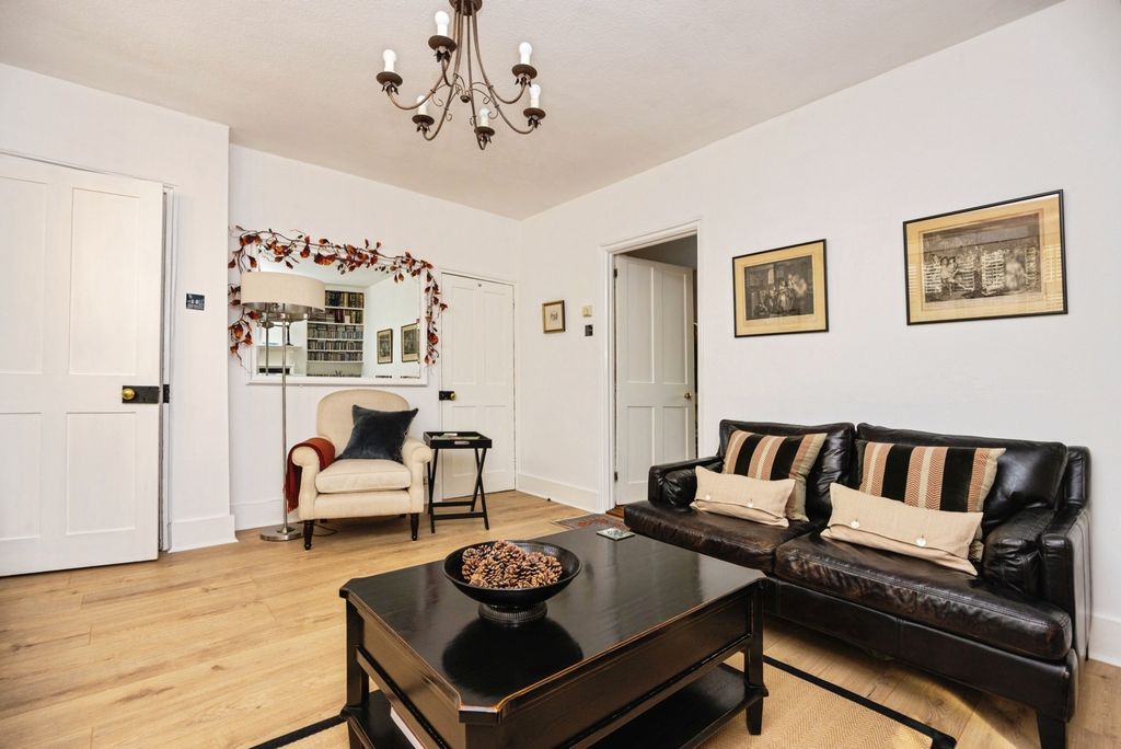 Property photo 2 of 18 Photo